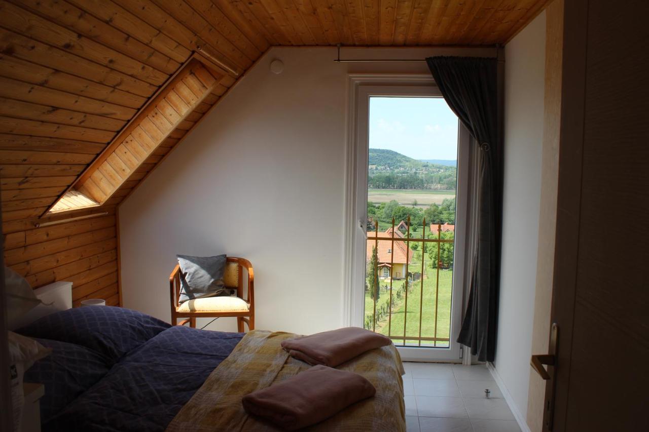 Napsugar Vendeghaz Villa Badacsonytördemic Buitenkant foto